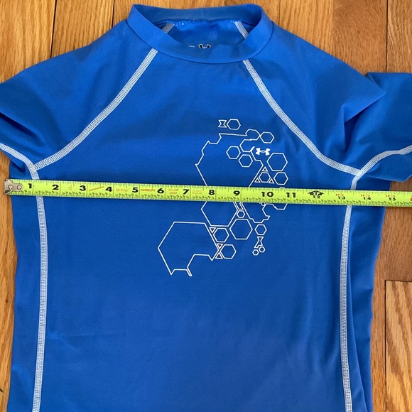 Under Armour Bundle of 1 Regular/1 Heat Gear UPF 30 Tops - Picture 12 of 15